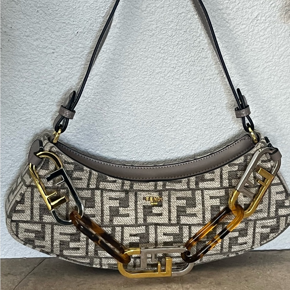 Fendi O lock swing shoulder bag